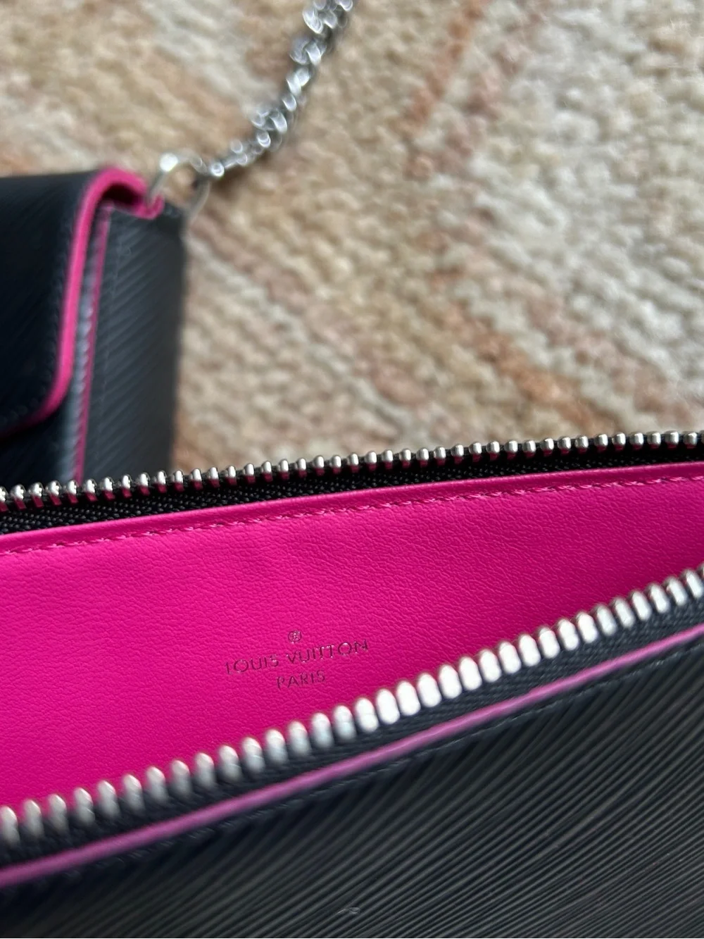 Black Louis Vuitton Shoulder Bag with Hot Pink Interior Card Cash Pouch Inserts - Picture 14 of 16